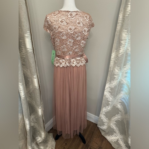 Petite Large Dress 💕 - Picture 3 of 4